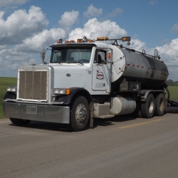 Highway fog coating is one of many ways used to rejuvenate an oxidized asphalt surface