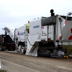 The RX900 is a state of the art milling machine that has the ability to profile roads using a 7’2 cutting drum or a 12’6 drum